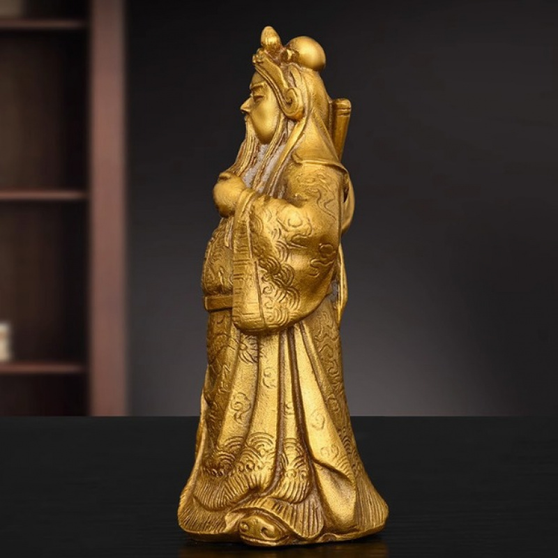 Estatuilla de Saint Gong con D - Home Office Ye reseña y precio
