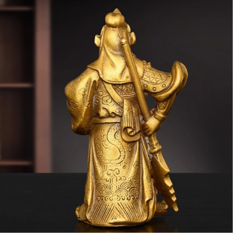 Estatuilla de Saint Gong con D - Home Office Ye reseña y precio